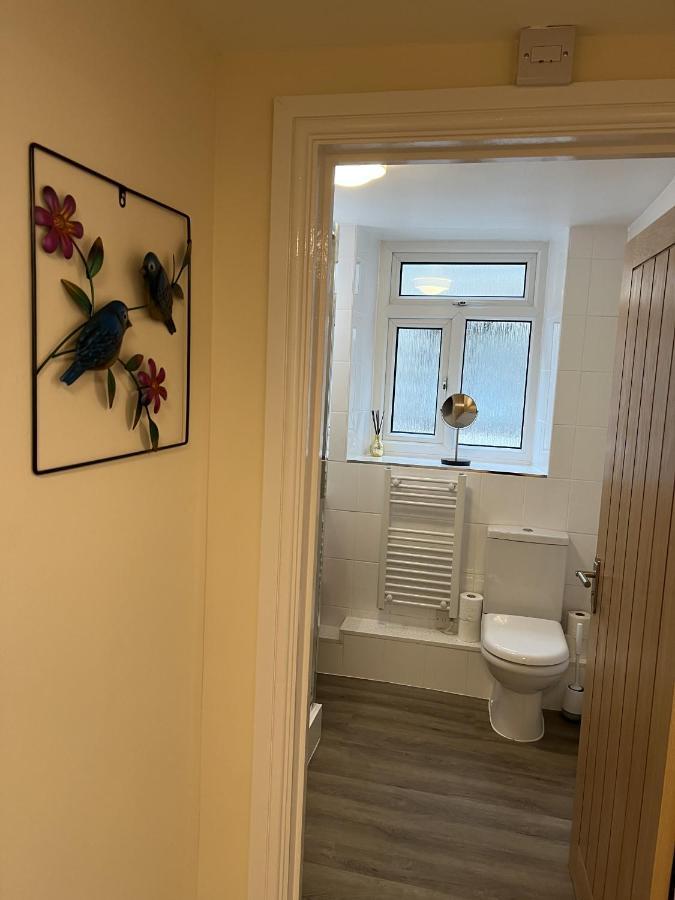 Ground Floor 1 Bedroom Apt With Parking, Edge Of Glastonbury And