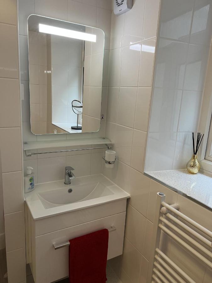 Ground Floor 1 Bedroom Apt With Parking, Edge Of Glastonbury And *