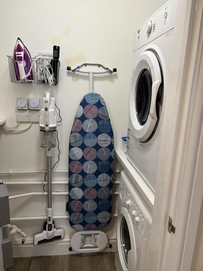 Ground Floor 1 Bedroom Apt With Parking, Edge Of Glastonbury And