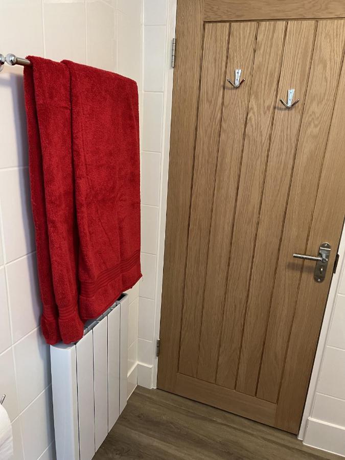 Ground Floor 1 Bedroom Apt With Parking, Edge Of Glastonbury And Apartment *