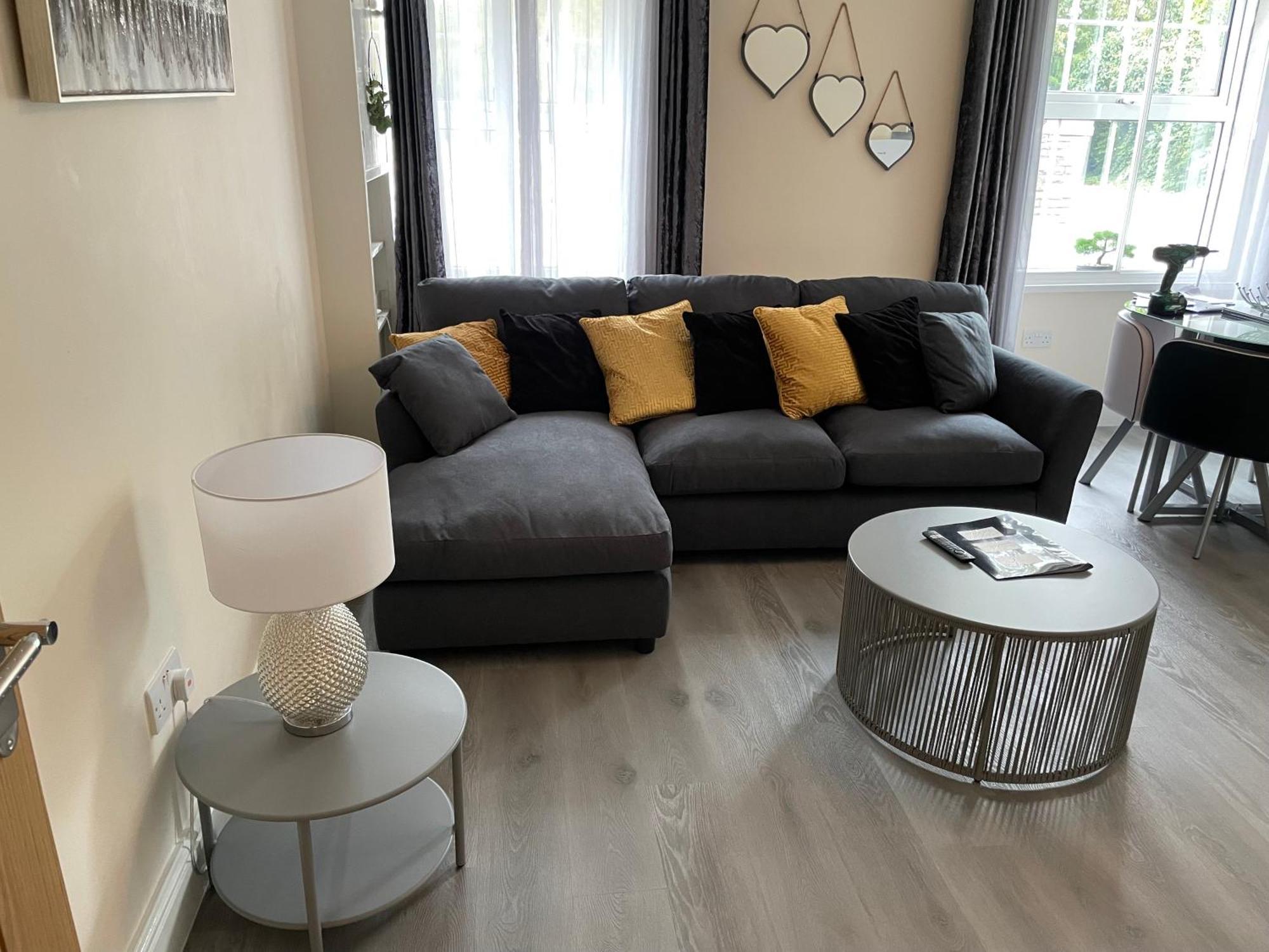 Ground Floor 1 Bedroom Apt With Parking, Edge Of Glastonbury And Apartment Street